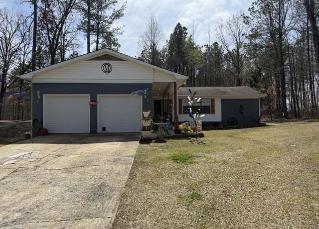 Property at 2004 Independence Sq, Iuka, MS 38852, 3 beds, 2 baths