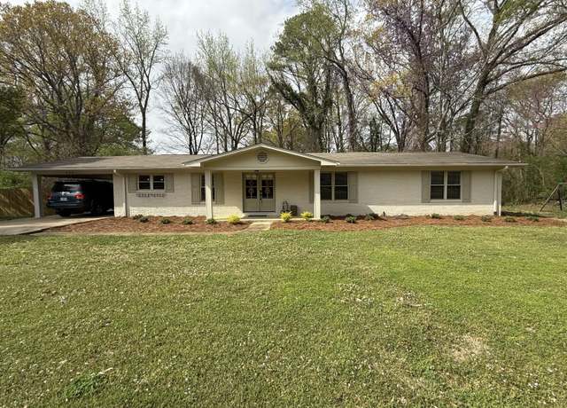 Property at 920 East Main St, Fulton, MS 38843, 3 beds, 3 baths