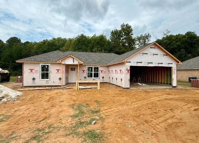Property at 3420 Craigmont, Tupelo, MS 38801, 3 beds, 2 baths