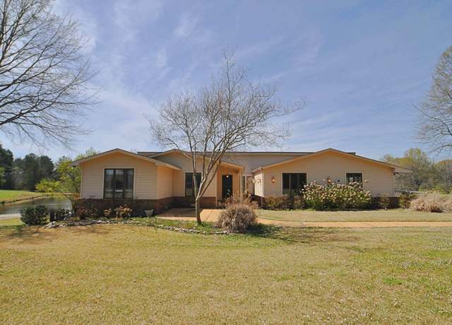 Property at 5163 Mathews Dr, Tupelo, MS 38801, 3 beds, 2.5 baths