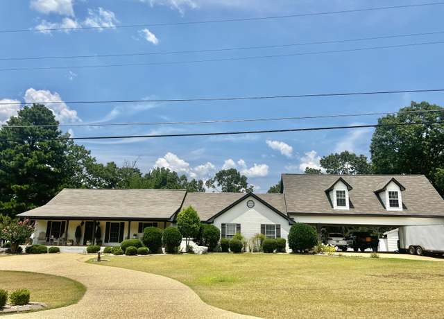 Property at 1996 Oakview Dr, Tupelo, MS 38804, 3 beds, 3.5 baths