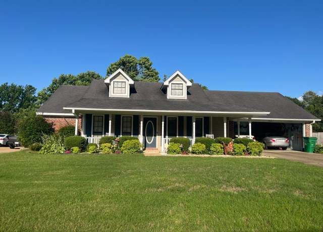 Property at 908 Sycamore St, Tupelo, MS 38801, 3 beds, 2 baths