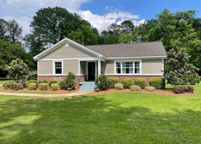 Property at 808 N Boulevard Dr, Amory, MS 38821, 3 beds, 2 baths