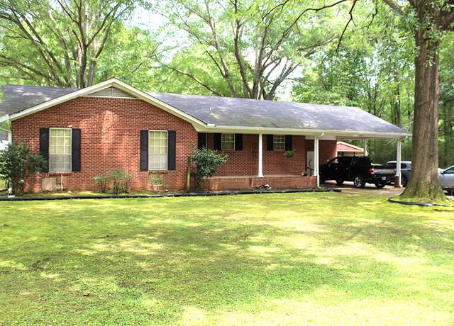 Property at 104 Kenneth St, Corinth, MS 38834, 3 beds, 2 baths