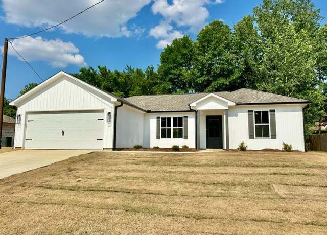 Property at 3122 Montclair Dr, Tupelo, MS 38801, 3 beds, 2 baths