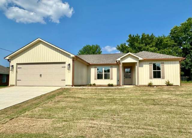 Property at 3106 Montclair Dr, Tupelo, MS 38801, 3 beds, 2 baths
