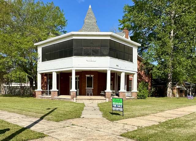 Property at 211 S 5th Ave, Amory, MS 38821, 6 beds, 5 baths