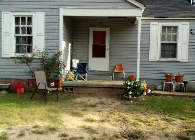 Property at 111 Highland Ave, Aberdeen, MS 39730, 3 beds, 1.5 baths