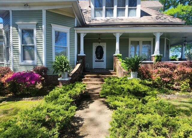Property at 417 2nd St, Belmont, MS 38827, 4 beds, 3 baths