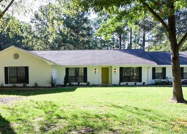 Property at 753 Locust Ln, Tupelo, MS 38801, 3 beds, 3 baths