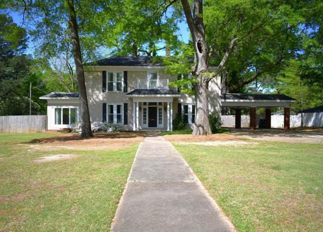 Property at 733 Clayton, Tupelo, MS 38804, 5 beds, 2.5 baths