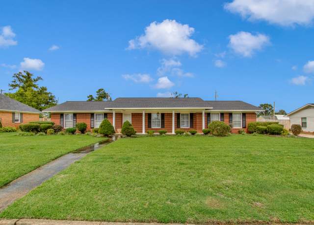 Property at 512 Meadowbrook Crk, Amory, MS 38821, 3 beds, 2 baths