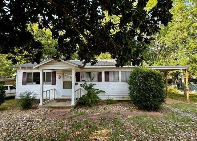Property at 1615 Bunch St, Corinth, MS 38834, 2 beds, 1 bath