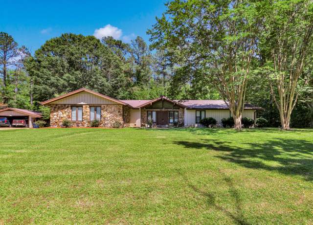 Property at 415 N Cummings St, Fulton, MS 38843, 4 beds, 2.5 baths