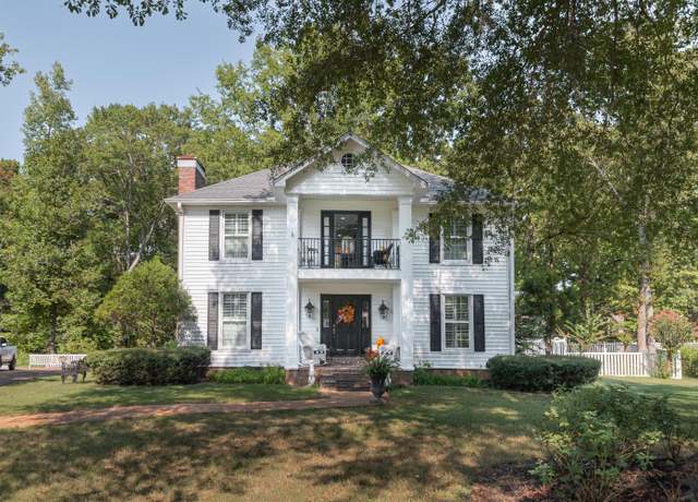 Property at 905 Dogwood, Corinth, MS 38834, 3 beds, 2.5 baths