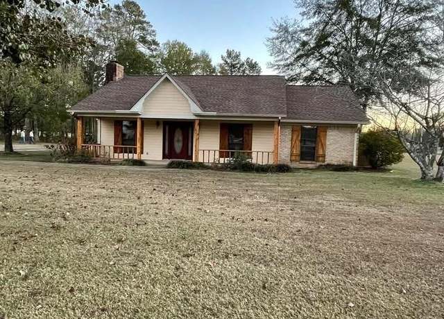 Property at 60062 Country Ln, Amory, MS 38821, 3 beds, 2 baths