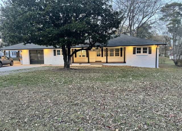 Property at 1104 W Church St, Booneville, MS 38829, 3 beds, 2 baths