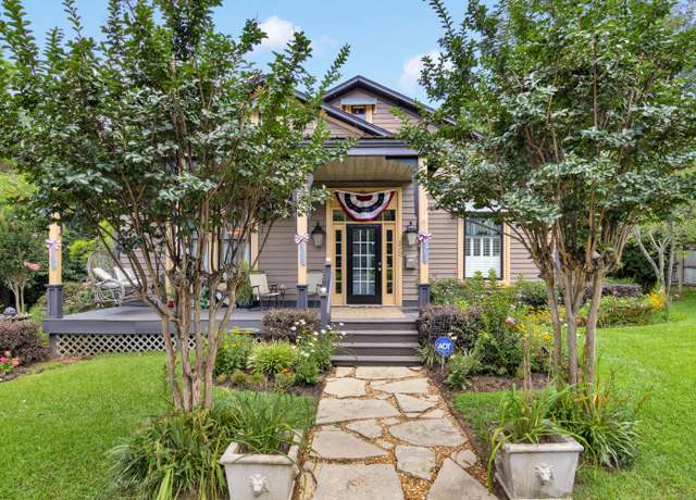 Property at 212 High St, Aberdeen, MS 39730, 3 beds, 2 baths