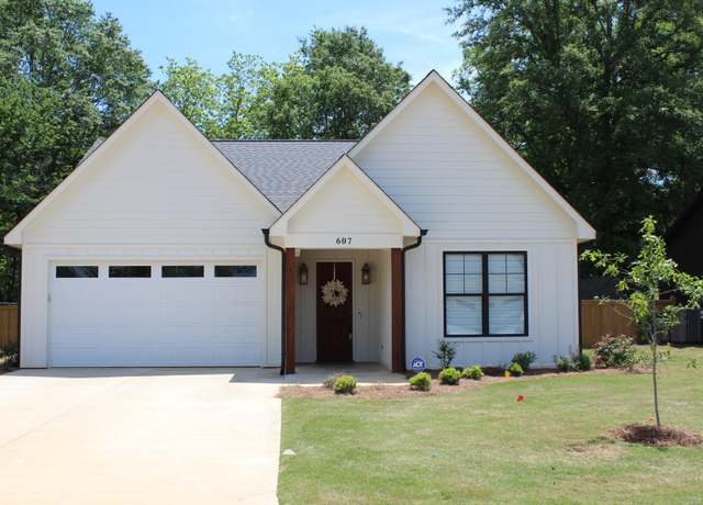 Property at 607 Ramble Ln, New Albany, MS 38652, 3 beds, 2 baths