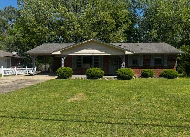Property at 609 Anderson St, Tupelo, MS 38801, 3 beds, 1 bath