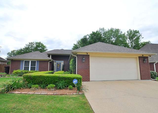 Property at 363 Sagefield Dr, Tupelo, MS 38801, 3 beds, 2 baths