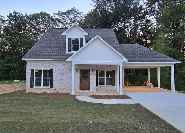 Property at 393 Woodland Dr, New Albany, MS 38652, 3 beds, 2.5 baths