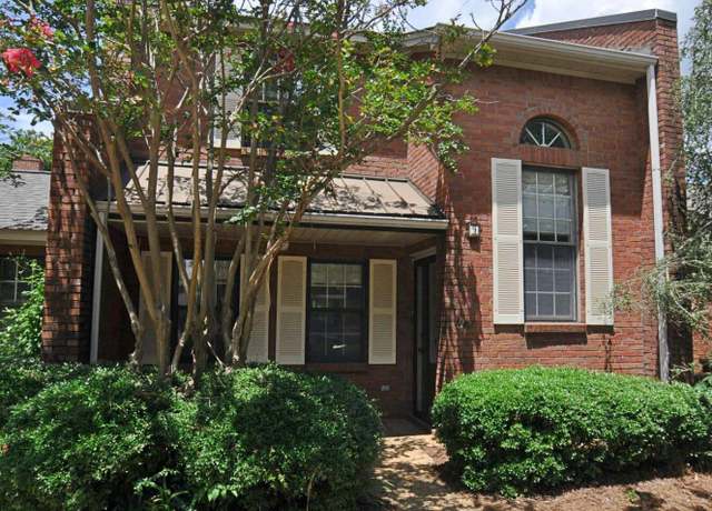 Property at 9 Cambridge Dr, Tupelo, MS 38801, 3 beds, 2.5 baths
