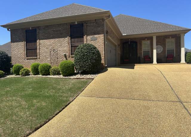 Property at 175 Village Lake Dr, Tupelo, MS 38801, 3 beds, 2 baths
