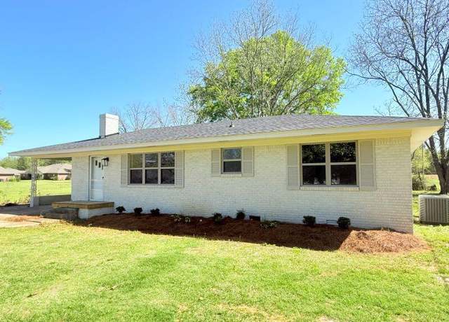 Property at 427 W Reynolds St, Pontotoc, MS 38863, 3 beds, 1 bath