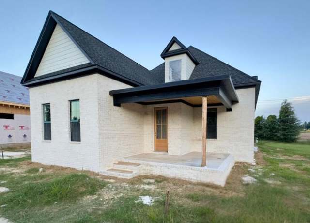 Property at 328 Fairpark, Tupelo, MS 38804, 3 beds, 2 baths