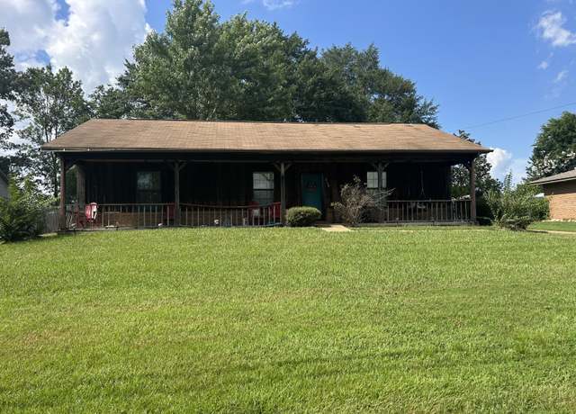 Property at 2416 Holmes St, Tupelo, MS 38801, 3 beds, 2 baths
