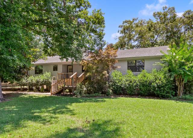 Property at 50029 Buck Rd, Aberdeen, MS 39730, 4 beds, 2.5 baths