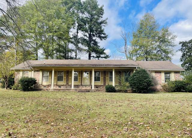 Property at 1201 E Clover Ln, Corinth, MS 38834, 3 beds, 3 baths