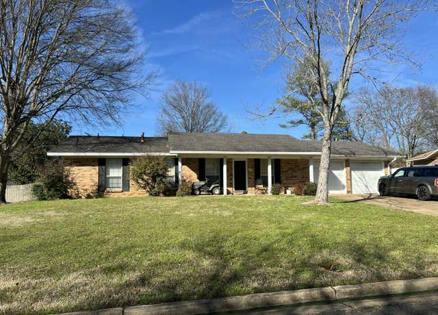 Property at 2284 Kimbrough Ave, Tupelo, MS 38801, 4 beds, 2 baths