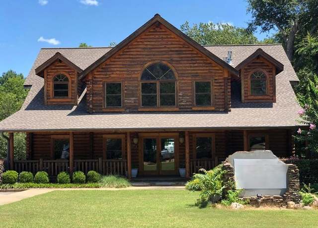 Property at 403 Doctors Dr, New Albany, MS 38652, 3 beds, 2 baths