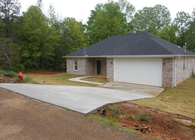 Property at 412 S Liberty St, Pontotoc, MS 38863, 3 beds, 2 baths