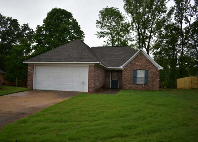 Property at 109 Jim Warren Cv, Saltillo, MS 38866, 3 beds, 2 baths