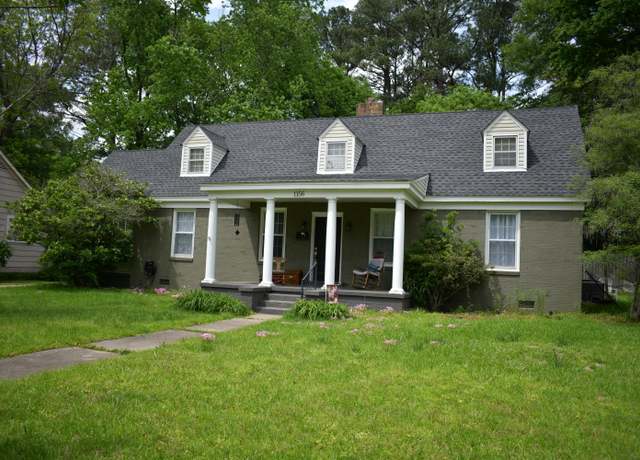 Property at 1156 Woodlawn St, Tupelo, MS 38804, 3 beds, 2.5 baths