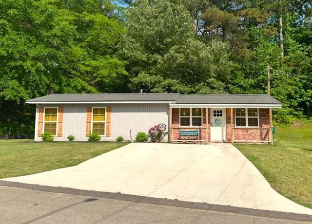 Property at 309 Lake St, Tupelo, MS 38804, 1 bed, 1.5 baths