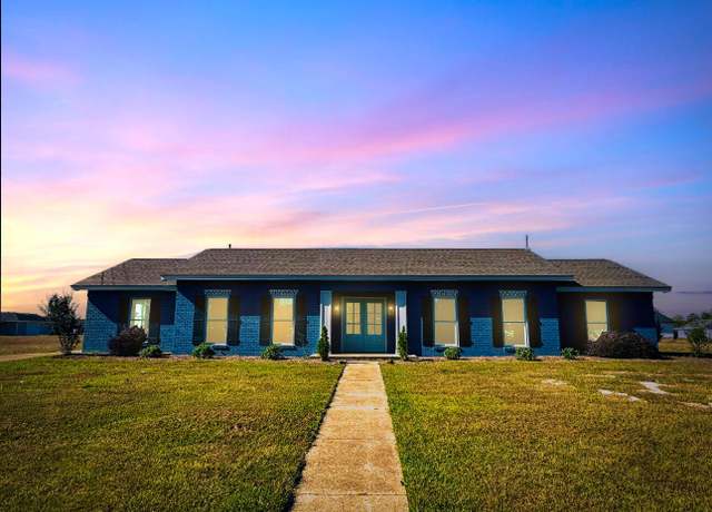 Property at 1406 Highland Crk, Amory, MS 38821, 4 beds, 2 baths