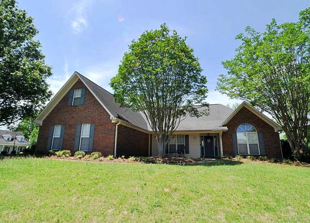 Property at 4413 Meadow Lake Dr, Tupelo, MS 38801, 4 beds, 2 baths