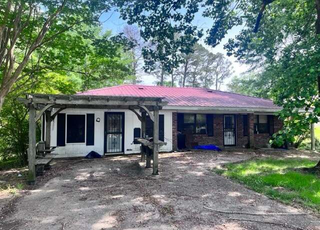 Property at 111 Land Ct, Saltillo, MS 38866, 3 beds, 1.5 baths
