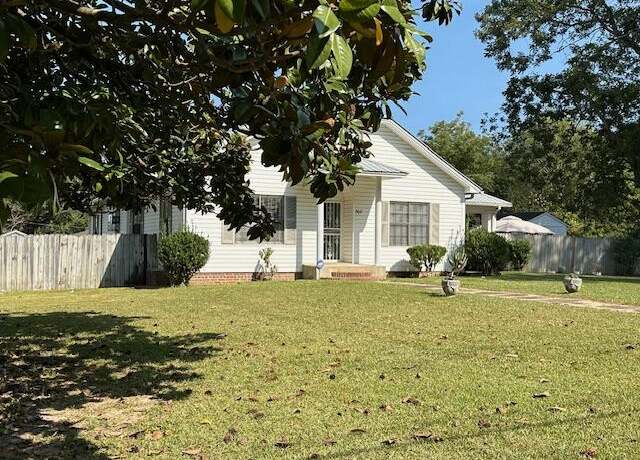 Property at 508 Adams St, Booneville, MS 38829, 3 beds, 1.5 baths