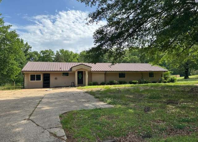 Property at 302 Pierce Town Rd, Fulton, MS 38843, 3 beds, 3 baths