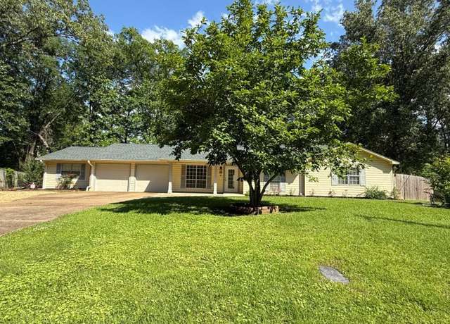 Property at 105 Yosemite Crk, Tupelo, MS 38801, 3 beds, 3 baths