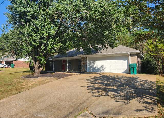 Property at 696 Grand Cv, Tupelo, MS 38804, 3 beds, 2 baths