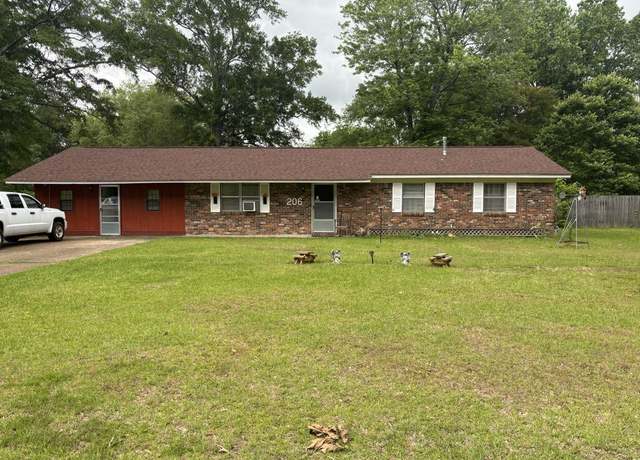 Property at 206 N Easthaven Dr, Amory, MS 38821, 4 beds, 2 baths