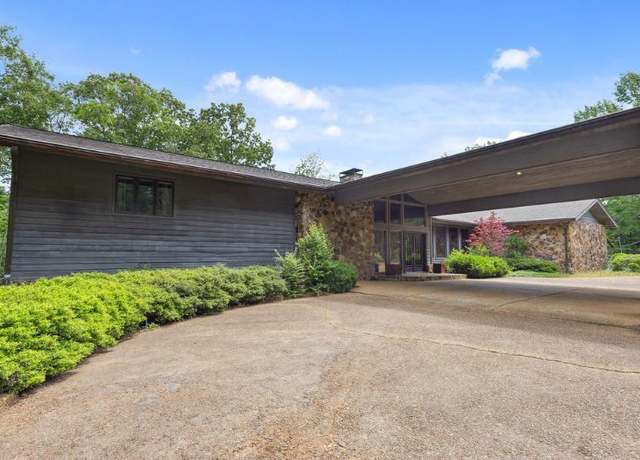 Property at 203 Susan Dr, Houston, MS 38851, 6 beds, 5 baths