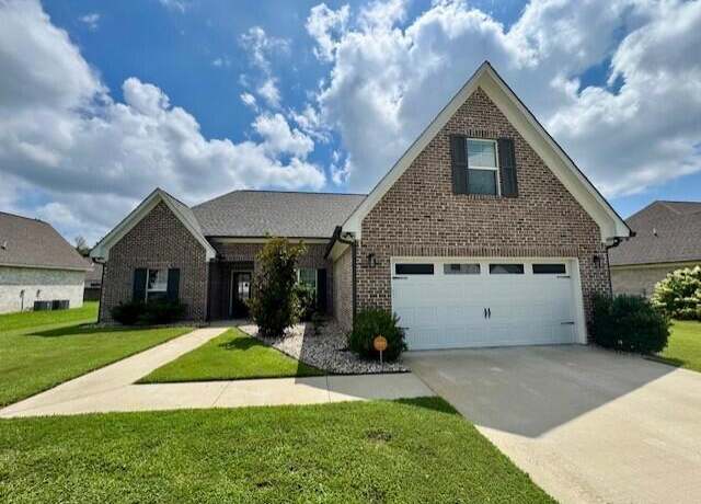 Property at 163 River Run Dr, Tupelo, MS 38801, 3 beds, 3 baths