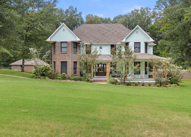 Property at 2386 Edgemont Cir, Tupelo, MS 38804, 5 beds, 5 baths